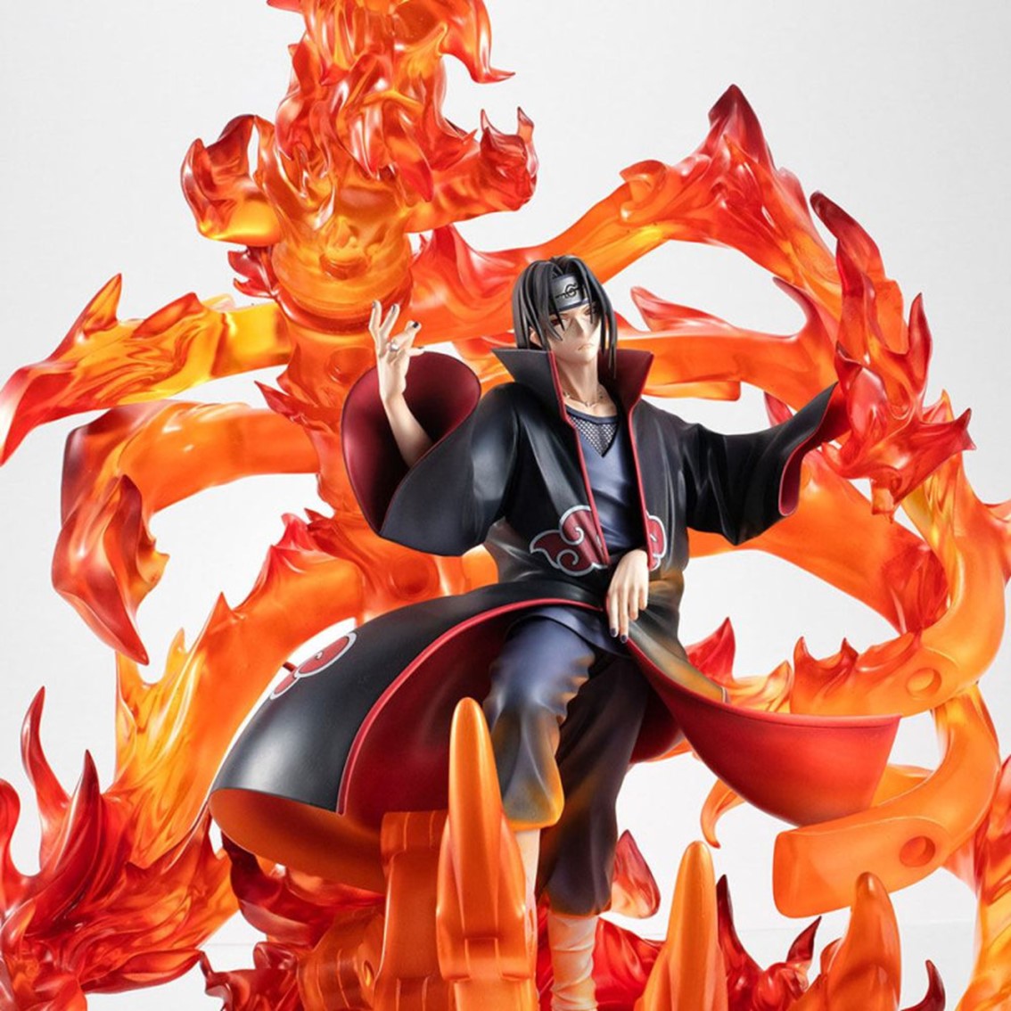 FIGURA UCHIHA ITACHI MEGAHOUSE NARUTO SHIPPUDEN G.E.M - Otakuya