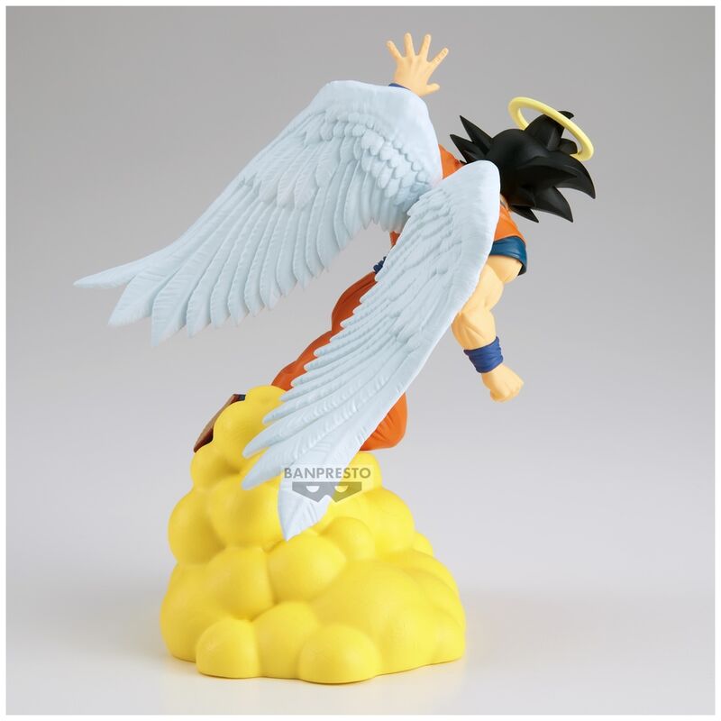 figura de goku con alas