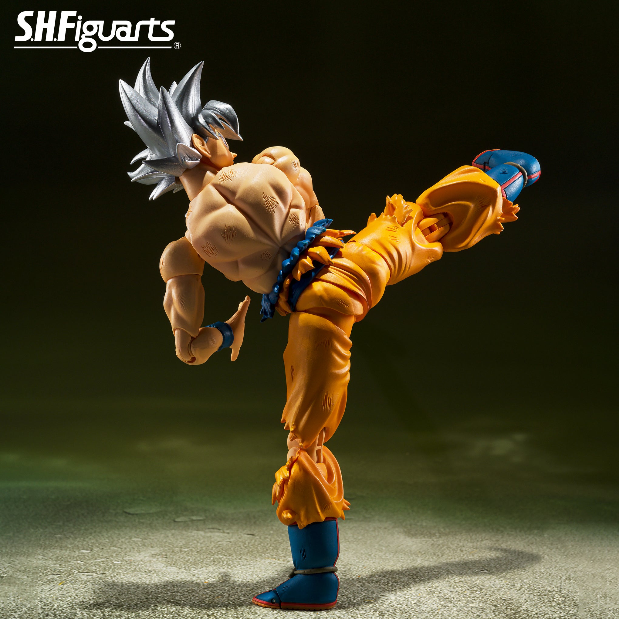 Goku ultra instinto figura de accion online