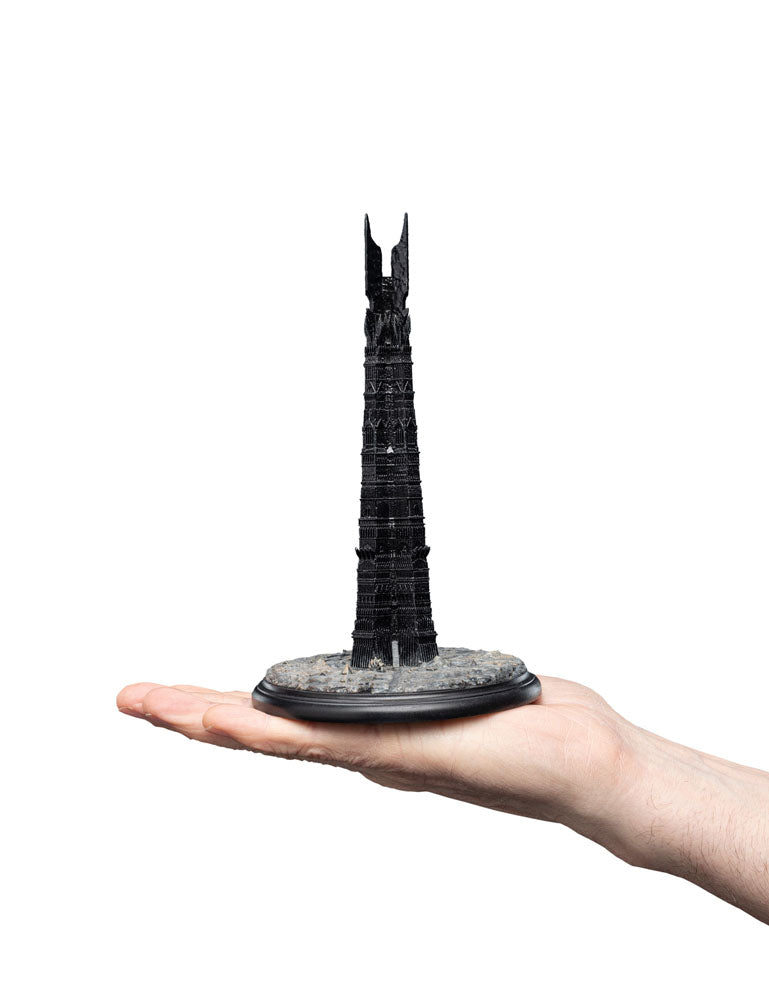 figura de la torre de orthanc