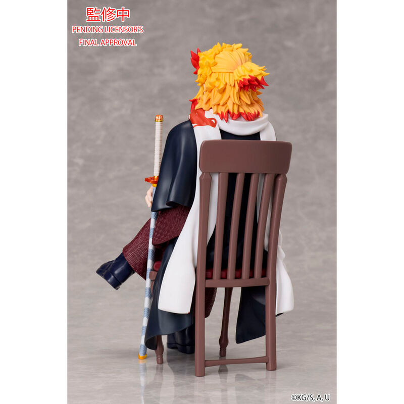 figura de rengoku sentado de espaldas