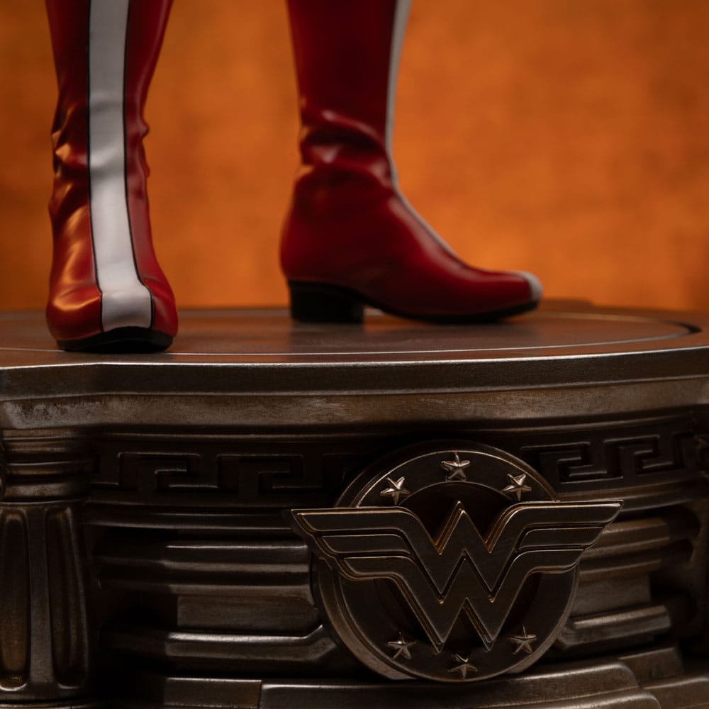 DC Comics Estatua Legacy Replica 1/4 Wonder Woman 56 cm  