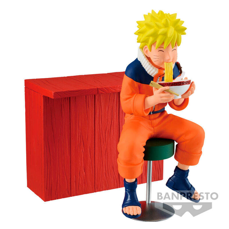 figura naruto comiendo ramen