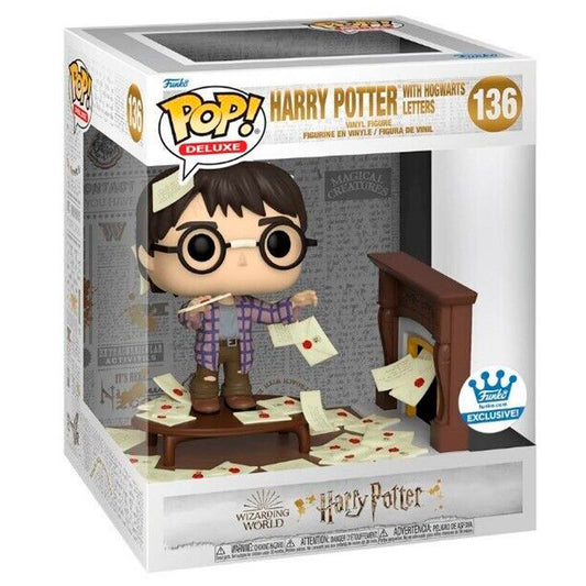 Funko POP Deluxe Harry Potter Anniversary Harry Potter with Hogwarts Letters Exclusive - Otakuya